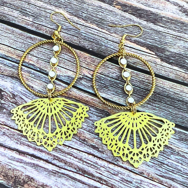 Lace Shell Midi Hoop Earrings