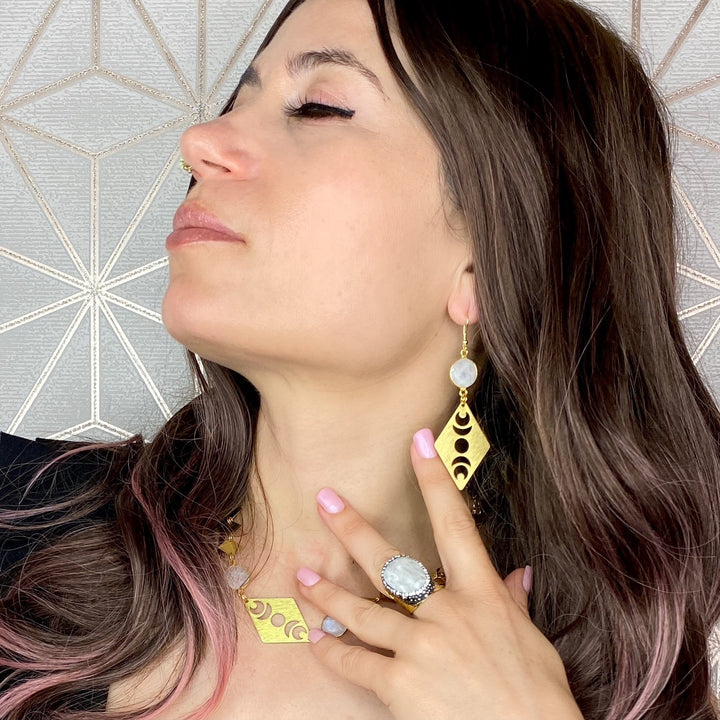 Capella Moonstone Necklace